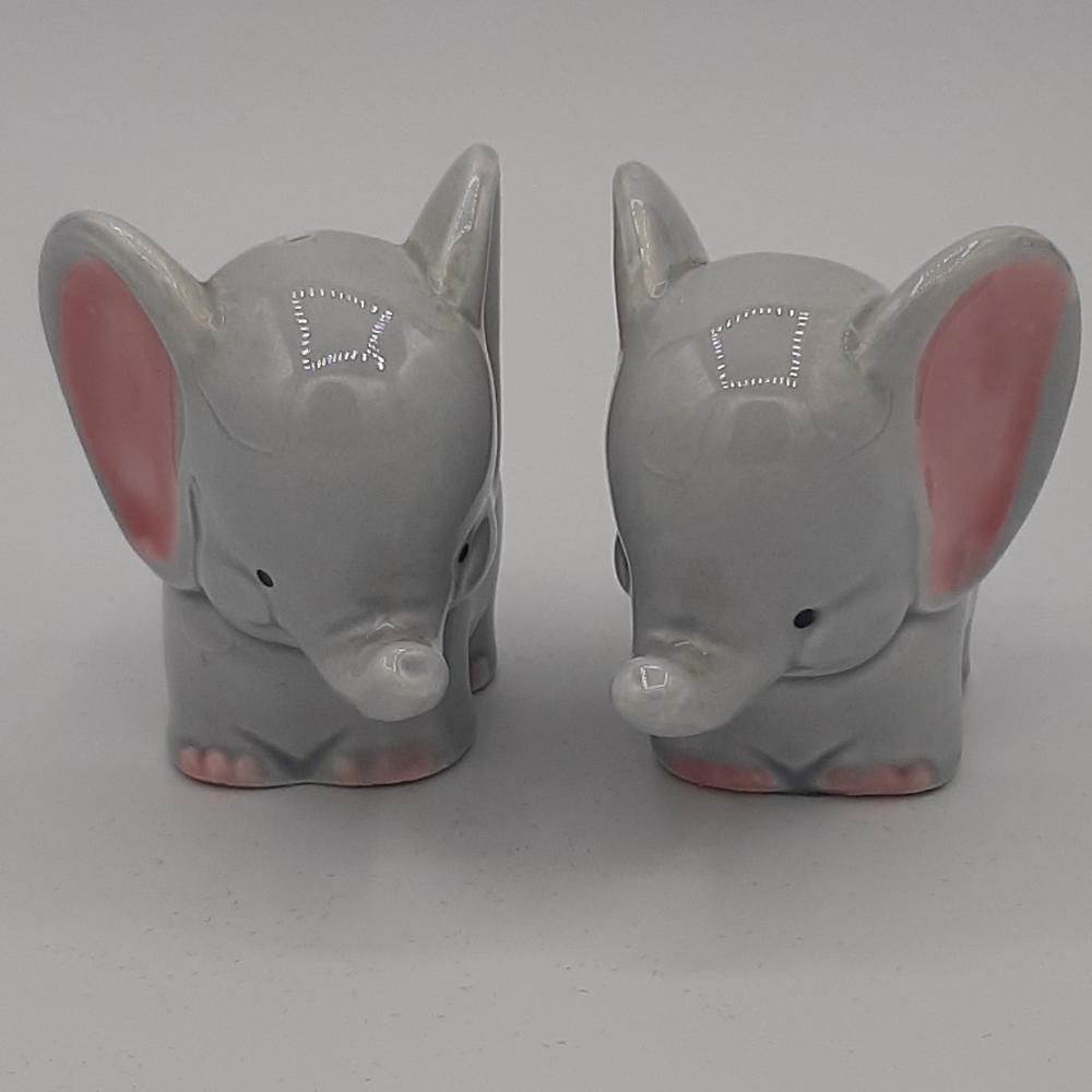 Vintage Adorable Elephant Salt & Pepper Shakers Gift Craft Korea Original Sticke